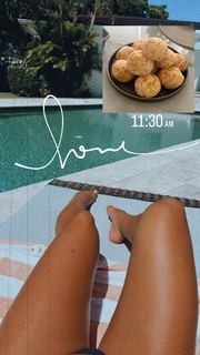 Camila Coelho feet photo thumbnail