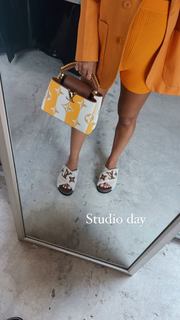 Camila Coelho feet photo thumbnail