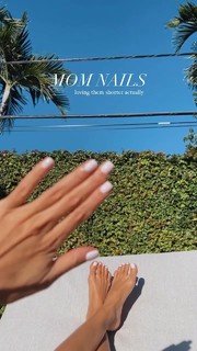 Camila Coelho feet photo thumbnail