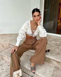 Camila Coelho feet photo thumbnail