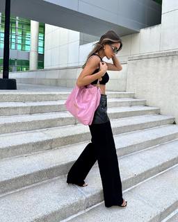 Camila Coelho feet photo thumbnail