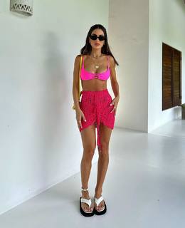 Camila Coelho feet photo thumbnail