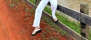 Camila Coelho feet photo thumbnail