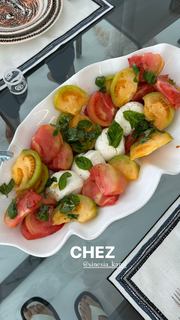 Camila Coelho feet photo thumbnail