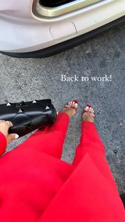 Camila Coelho feet photo thumbnail