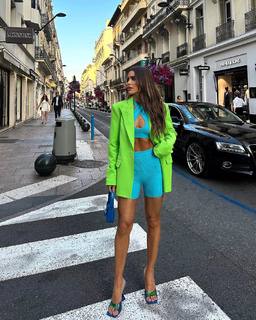 Camila Coelho feet photo thumbnail