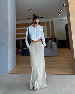 Camila Coelho feet photo thumbnail