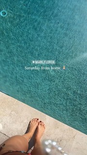 Camila Coelho feet photo thumbnail