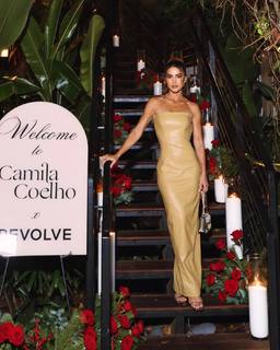 Camila Coelho feet photo thumbnail