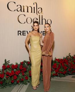 Camila Coelho feet photo thumbnail