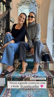 Camila Coelho feet photo thumbnail