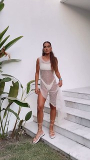 Camila Coelho feet photo thumbnail