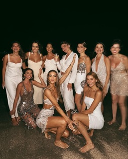 Camila Coelho feet photo thumbnail