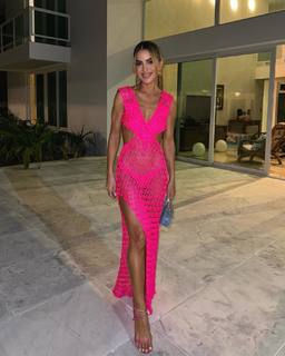 Camila Coelho feet photo thumbnail