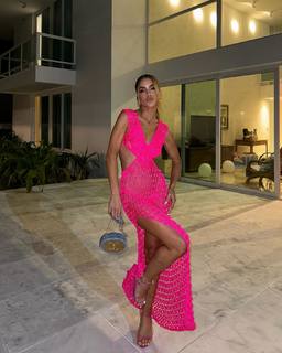 Camila Coelho feet photo thumbnail