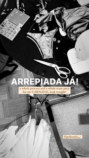 Camila Coelho feet photo thumbnail