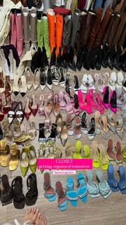 Camila Coelho feet photo thumbnail