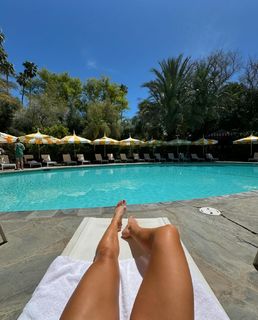 Camila Coelho feet photo thumbnail