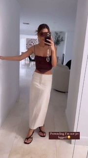 Camila Coelho feet photo thumbnail