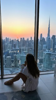 Camila Coelho feet photo thumbnail