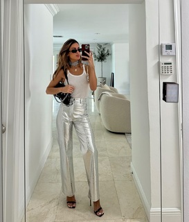 Camila Coelho feet photo thumbnail