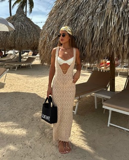 Camila Coelho feet photo thumbnail