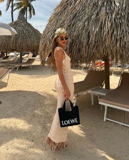 Camila Coelho feet photo thumbnail