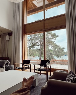 Camila Coelho feet photo thumbnail