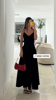 Camila Coelho feet photo thumbnail