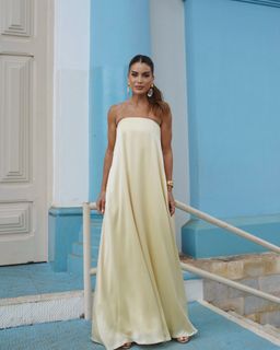 Camila Coelho feet photo thumbnail