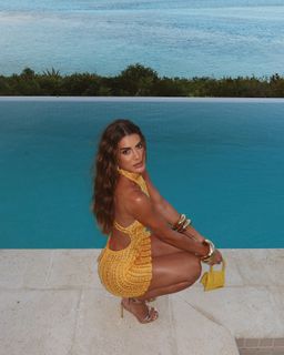 Camila Coelho feet photo thumbnail