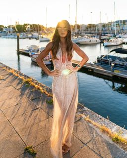 Camila Coelho feet photo thumbnail