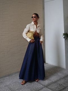 Camila Coelho feet photo thumbnail