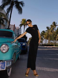 Camila Coelho feet photo thumbnail