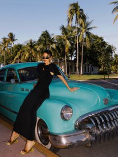 Camila Coelho feet photo thumbnail