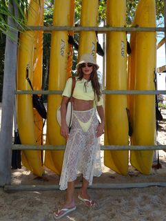 Camila Coelho feet photo thumbnail