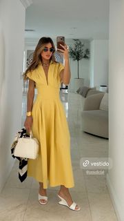 Camila Coelho feet photo thumbnail