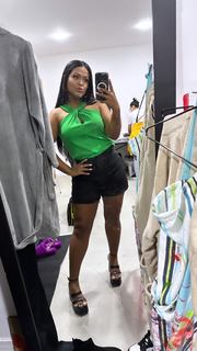 Camila Loures feet photo 10