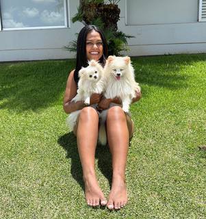 Camila Loures feet photo 16