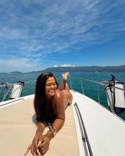 Camila Loures feet photo 6