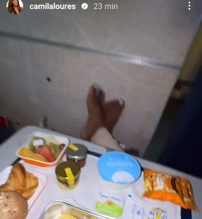 Camila Loures feet photo 4
