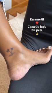 Camila Loures feet photo 15