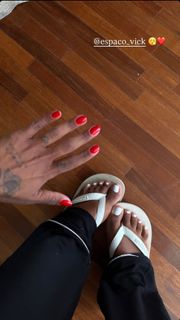 Camila Loures feet photo 3
