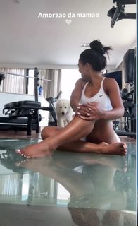 Camila Loures feet photo 20