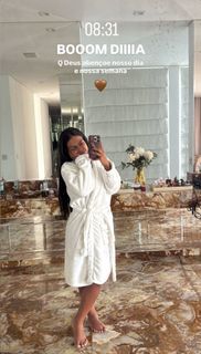 Camila Loures feet photo 13