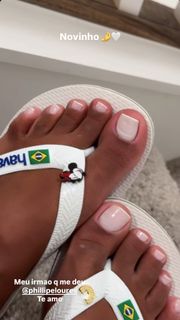 Camila Loures feet photo 18