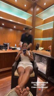 Camila Loures feet photo 3