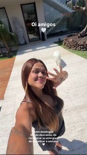 Camila Loures feet photo 10