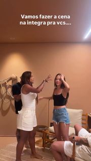 Camila Loures feet photo 5