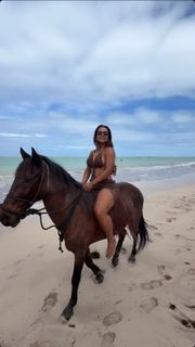 Camila Loures feet photo 6